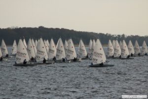 Herbstpokal – schöner, aber kalter Saisonabschluss der Jollensegler in Schwerin