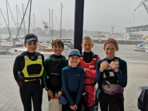 Regen, Sturm, Welle, Strom und Sonnenschein