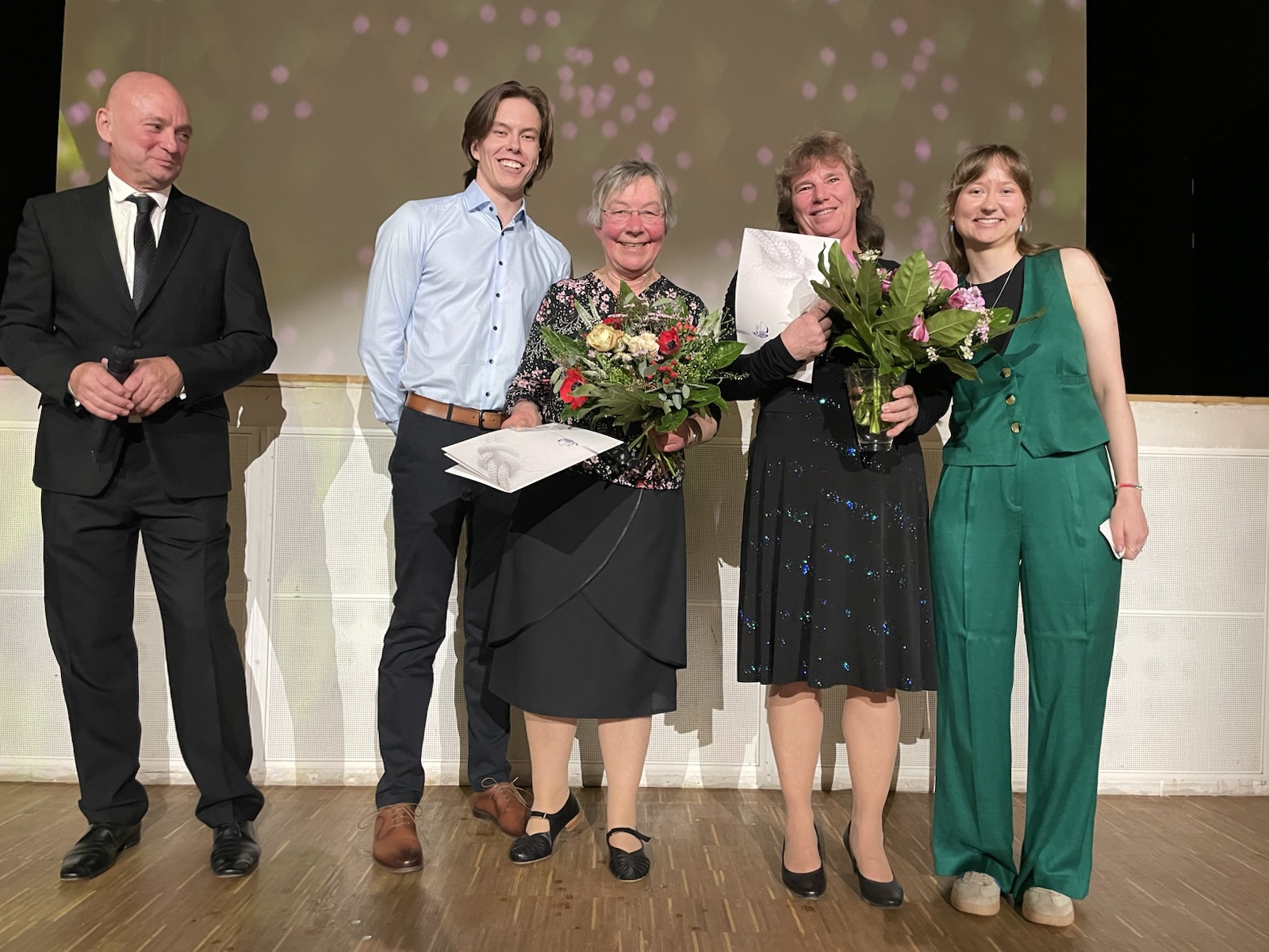 Silberne Ehrennadel des SVMV für Christiane und Anke
