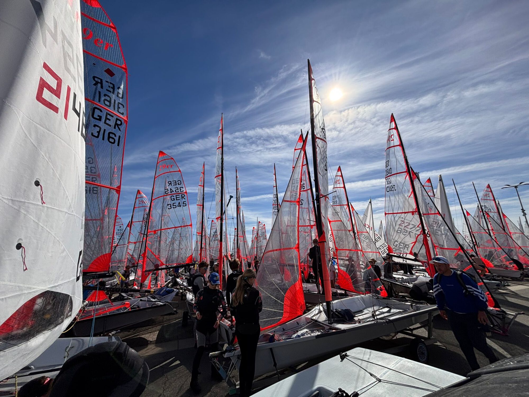 Pupenflaute über Pfinsten bei Kieler YES-Regatta